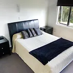 Fernz Lodge And Conference Centre